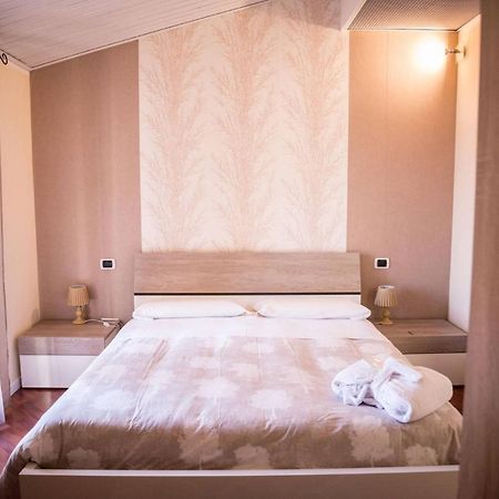 Hotel Lonatino โลนาโต ภายนอก รูปภาพ