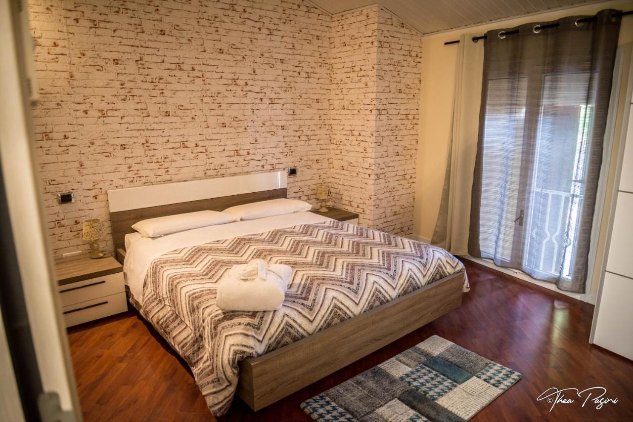Hotel Lonatino โลนาโต ภายนอก รูปภาพ